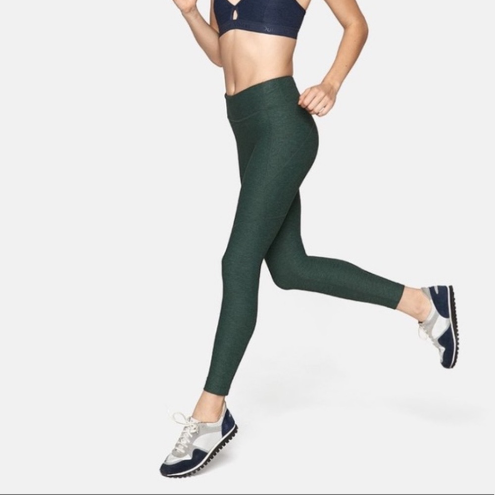 ❌SOLD❌ NWT Outdoor Voices 3/4 Warm Up Leggings - Picture 2 of 5